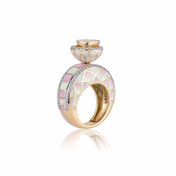 Play of pastel rings