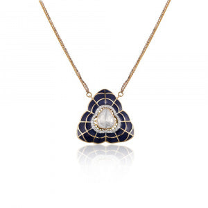 CURVY TRIANGLE PENDANT