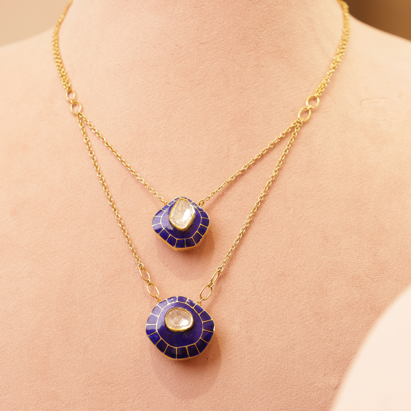 TWILIGHT MAJESTY NECKCHAIN